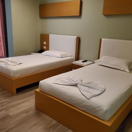 Hotel Bologna Vlorë Buitenkant foto